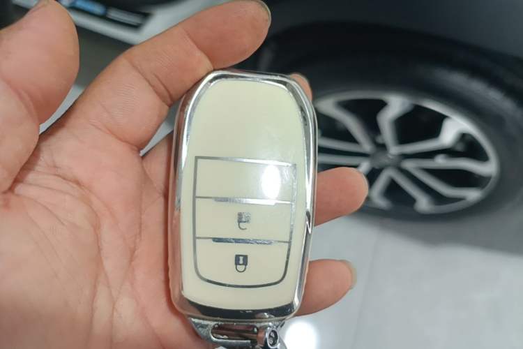 Used Toyota FRONTLANDER 2023 2.0L CVT Luxury Edition Vehicle Key