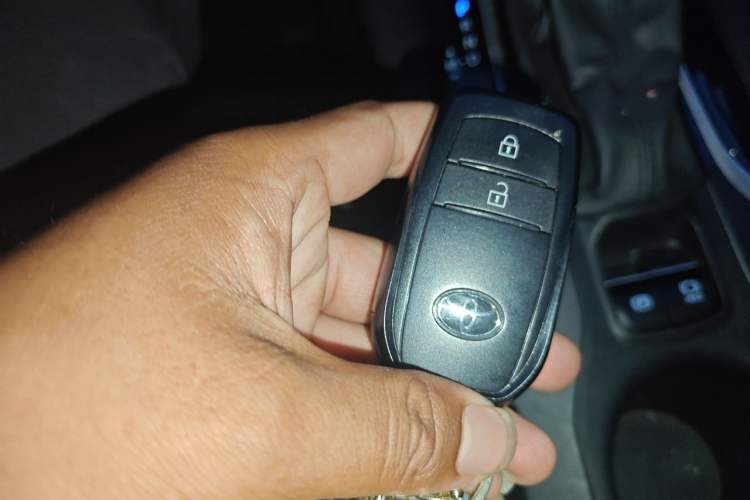 Used Toyota FRONTLANDER 2023 2.0L CVT Leading Edition Vehicle Key