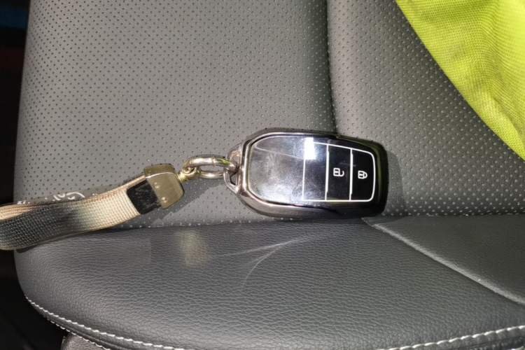 Used Toyota FRONTLANDER 2023 2.0L CVT Luxury Edition Vehicle Key