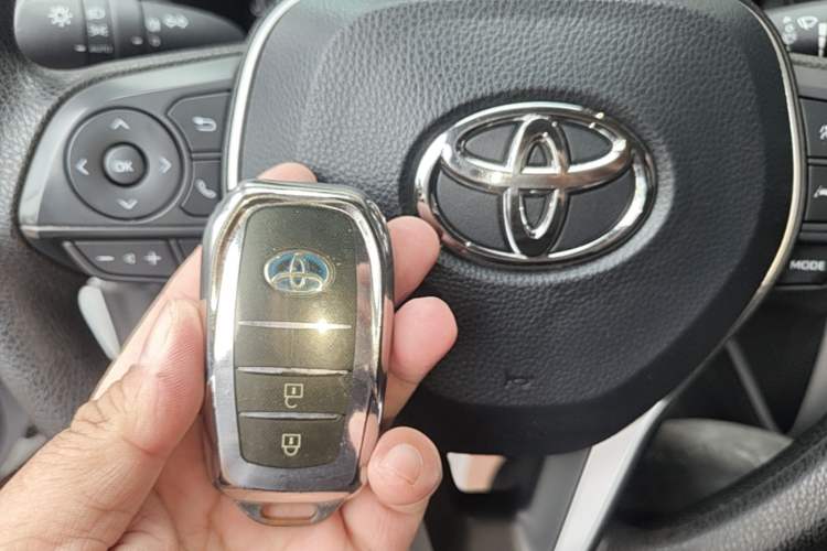Used Toyota FRONTLANDER 2023 2.0L Smart Electric Hybrid Dual-Engine Leading Edition Vehicle Key