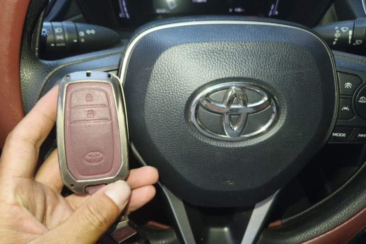 Used Toyota FRONTLANDER 2023 2.0L Smart Electric Hybrid Dual-Engine Leading Edition Vehicle Key