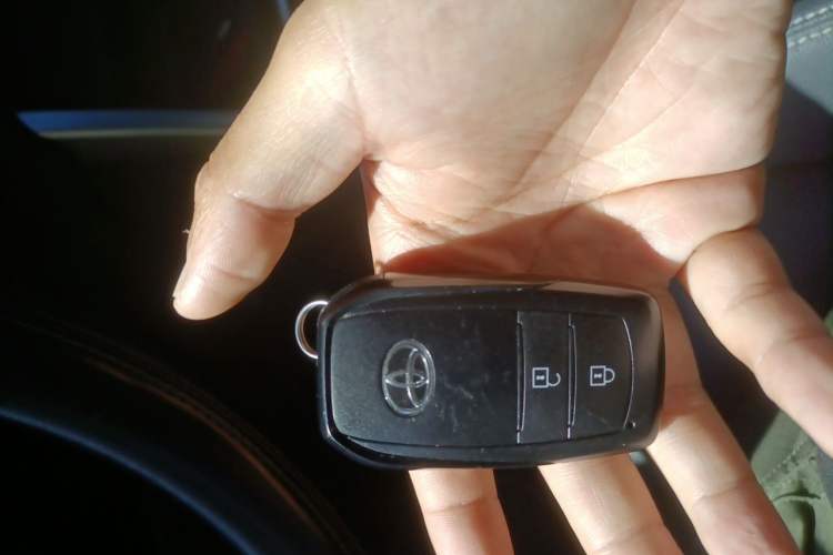Used Toyota FRONTLANDER 2023 2.0L CVT Luxury Edition Vehicle Key