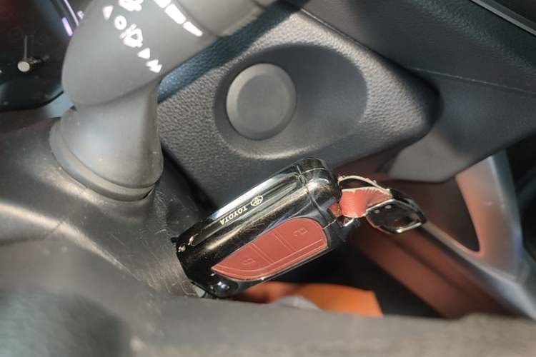 Used Toyota FRONTLANDER 2023 2.0L CVT Elite Edition Vehicle Key