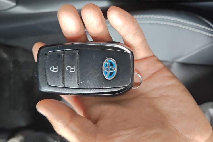 Used Toyota FRONTLANDER 2023 2.0L Smart Electric Hybrid Dual-Engine Luxury Edition Vehicle Key