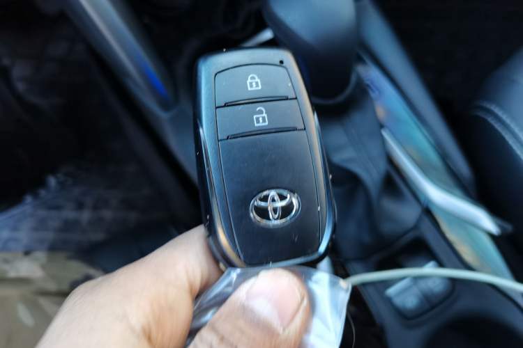 Used Toyota FRONTLANDER 2023 2.0L CVT Luxury Edition Vehicle Key