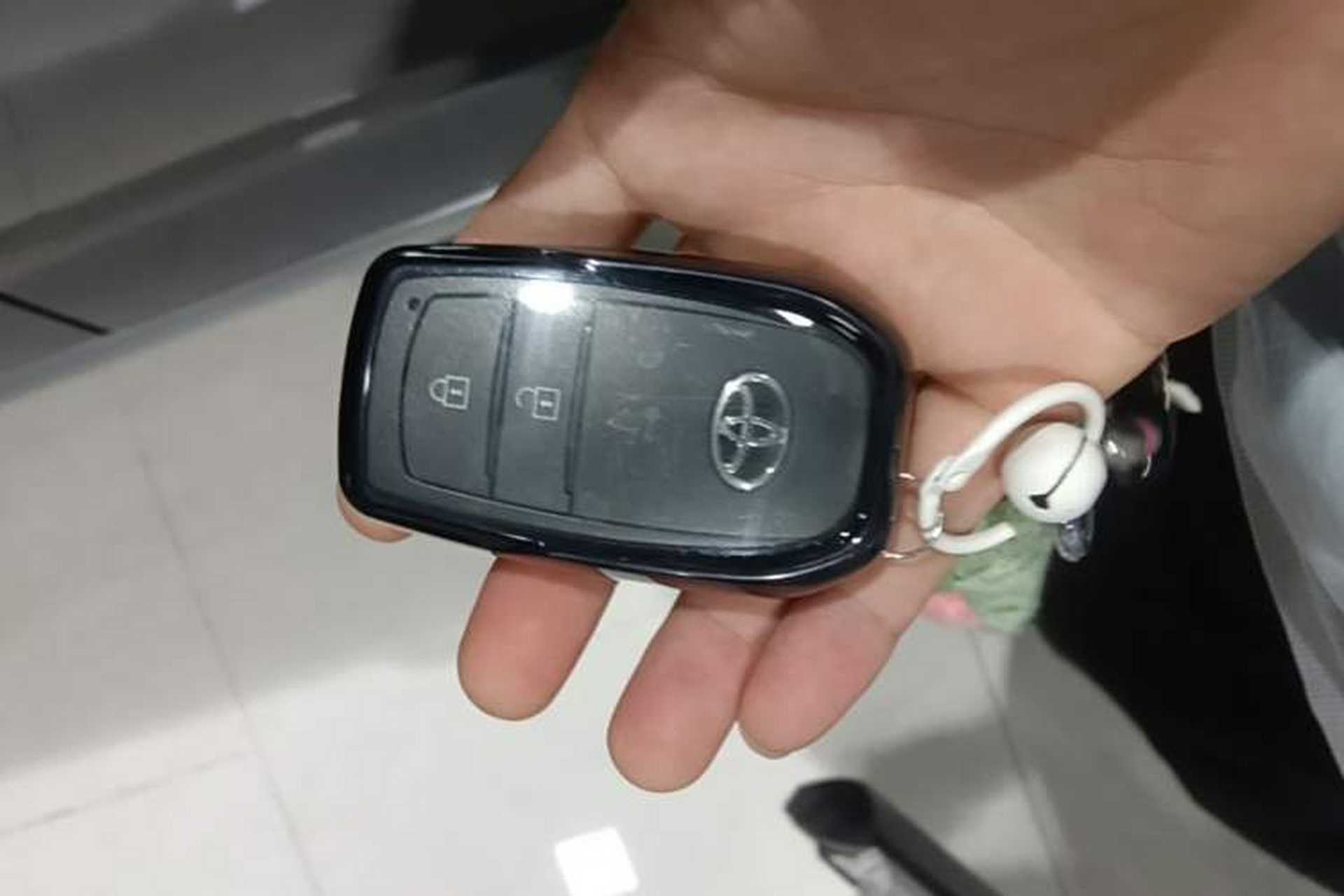 Used Toyota FRONTLANDER 2023 2.0L CVT Leading Edition Vehicle Key