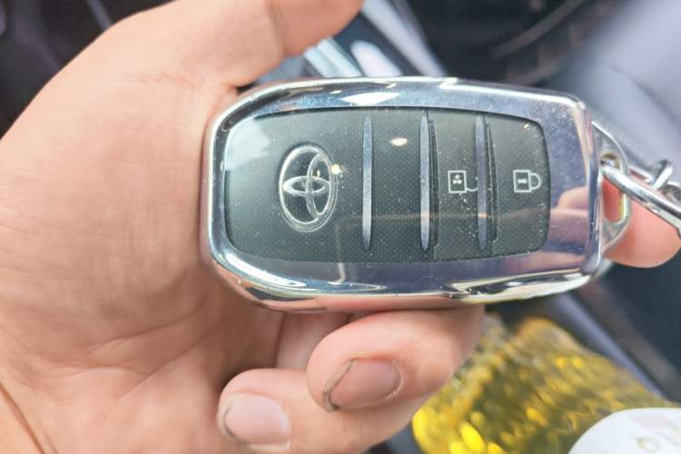 Used Toyota FRONTLANDER 2023 2.0L CVT Luxury Edition Vehicle Key