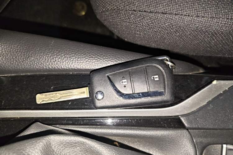 Used Toyota FRONTLANDER 2023 2.0L CVT Elite Edition Vehicle Key