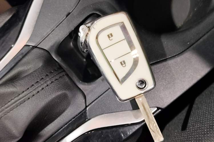 Used Toyota FRONTLANDER 2023 2.0L CVT Elite Edition Vehicle Key
