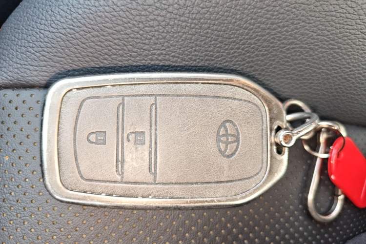 Used Toyota FRONTLANDER 2023 2.0L CVT Luxury Edition Vehicle Key