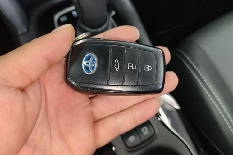 Used Toyota FRONTLANDER 2023 2.0L Smart Electric Hybrid Dual-Engine Deluxe Version Vehicle Key
