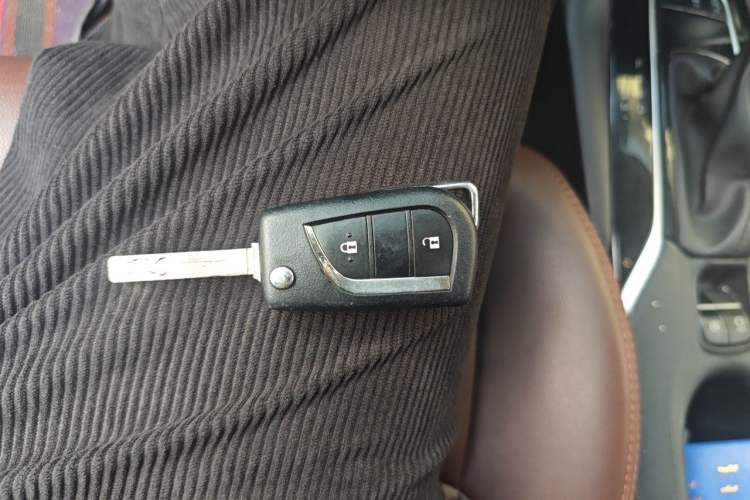 Used Toyota FRONTLANDER 2023 2.0L CVT Elite Edition Vehicle Key