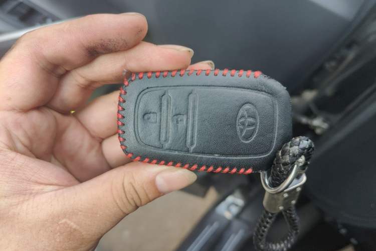 Used Toyota FRONTLANDER 2023 2.0L CVT Leading Edition Vehicle Key