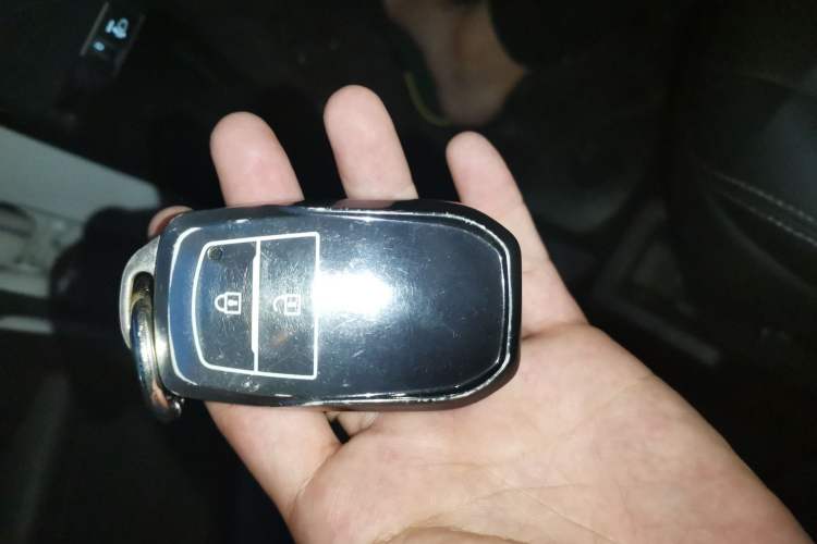 Used Toyota FRONTLANDER 2023 2.0L Smart Electric Hybrid Dual-Engine Luxury Edition Vehicle Key