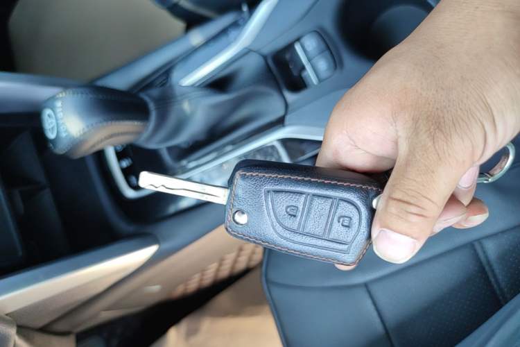 Used Toyota FRONTLANDER 2023 2.0L CVT Elite Edition Vehicle Key