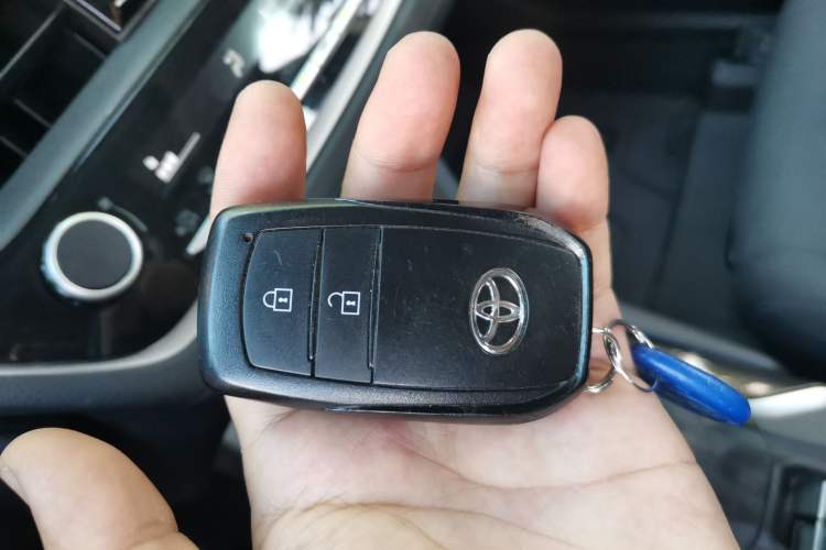 Used Toyota FRONTLANDER 2023 2.0L CVT Leading Edition Vehicle Key