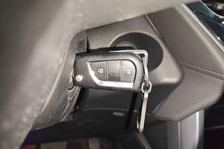 Used Toyota FRONTLANDER 2023 2.0L CVT Elite Edition Vehicle Key