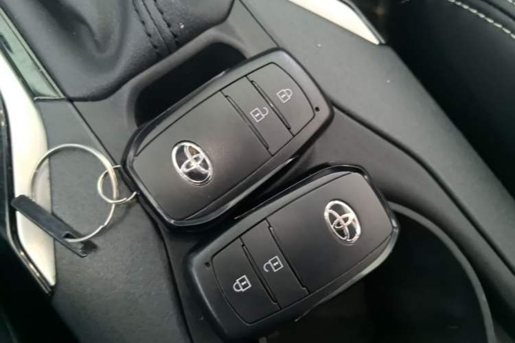 Used Toyota FRONTLANDER 2023 2.0L CVT Leading Edition Vehicle Key