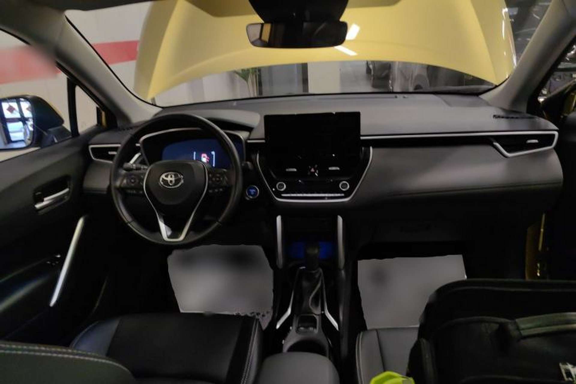 Used Toyota FRONTLANDER 2023 2.0L Smart Electric Hybrid Dual-Engine Deluxe Version Center Console