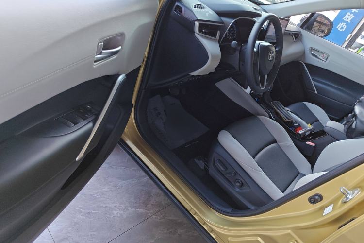 Used Toyota FRONTLANDER 2023 2.0L Smart Electric Hybrid Dual-Engine Deluxe Version Driver Seat