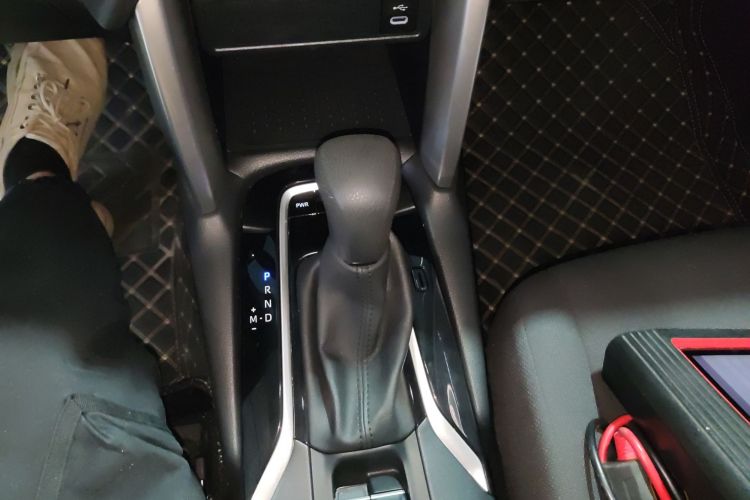 Used Toyota FRONTLANDER 2023 2.0L CVT Elite Edition Gear Lever