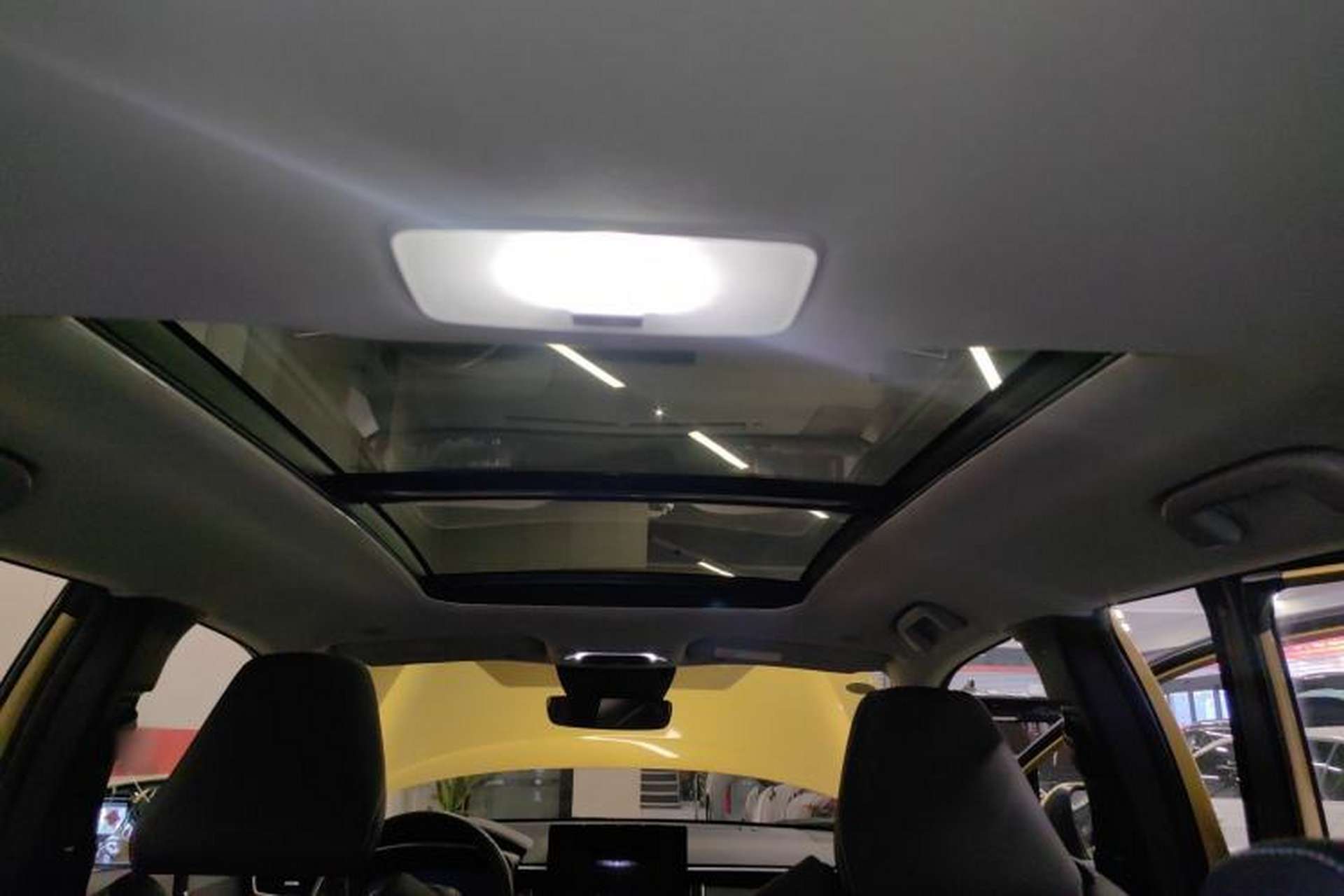 Used Toyota FRONTLANDER 2023 2.0L Smart Electric Hybrid Dual-Engine Deluxe Version Headliner