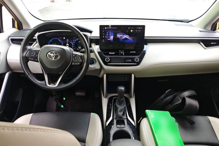 Used Toyota FRONTLANDER 2023 2.0L Smart Electric Hybrid Dual-Engine Deluxe Version Interior 2