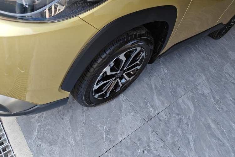 Used Toyota FRONTLANDER 2023 2.0L Smart Electric Hybrid Dual-Engine Deluxe Version Left Front Wheel Hub