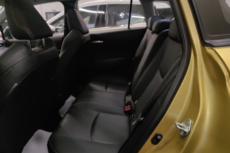 Used Toyota FRONTLANDER 2023 2.0L Smart Electric Hybrid Dual-Engine Deluxe Version Left Rear Seat