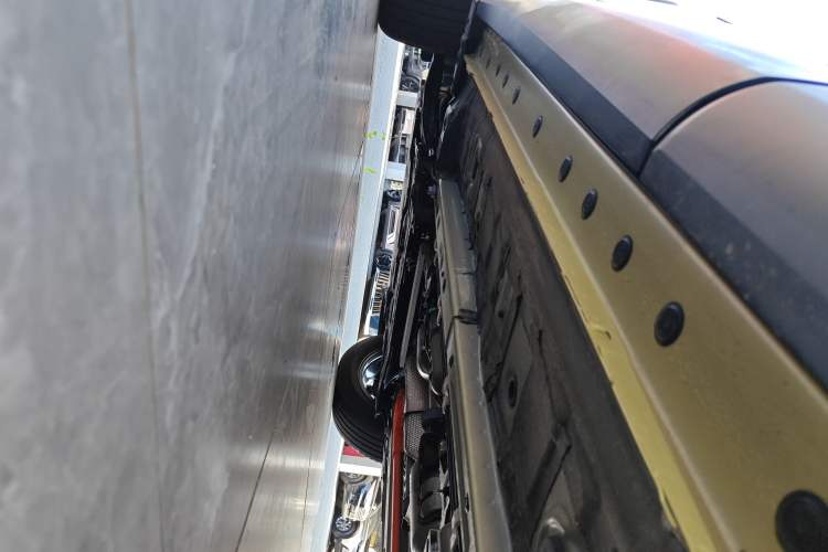 Used Toyota FRONTLANDER 2023 2.0L Smart Electric Hybrid Dual-Engine Deluxe Version Left Side Sill
