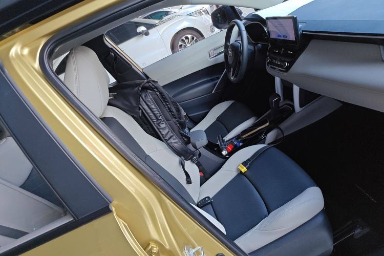 Used Toyota FRONTLANDER 2023 2.0L Smart Electric Hybrid Dual-Engine Deluxe Version Right Front Seat