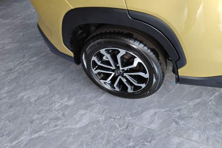 Used Toyota FRONTLANDER 2023 2.0L Smart Electric Hybrid Dual-Engine Deluxe Version Right Rear Wheel Hub