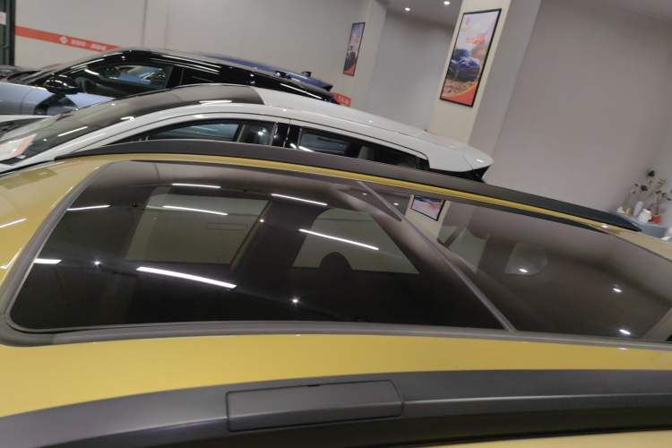 Used Toyota FRONTLANDER 2023 2.0L Smart Electric Hybrid Dual-Engine Deluxe Version Roof