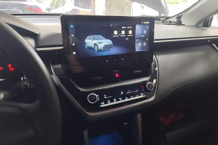 Used Toyota FRONTLANDER 2024 2.0L CVT Elite Plus Edition Audio And AC Panel