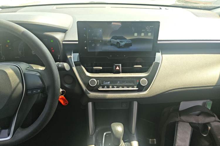 Used Toyota FRONTLANDER 2024 2.0L CVT Elite Edition Audio And AC Panel
