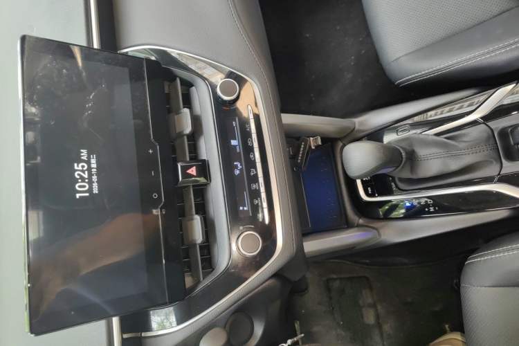 Used Toyota FRONTLANDER 2024 2.0L CVT Elite Edition Audio And AC Panel
