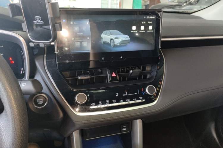 Used Toyota FRONTLANDER 2024 2.0L CVT Leading Plus Edition Audio And AC Panel