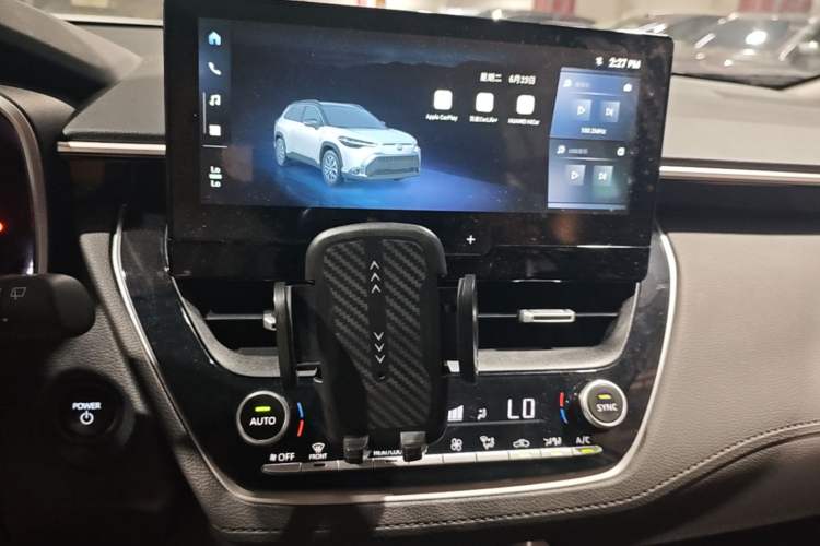 Used Toyota FRONTLANDER 2024 2.0L Smart Electric Hybrid Dual-Engine Luxury Edition Audio And AC Panel