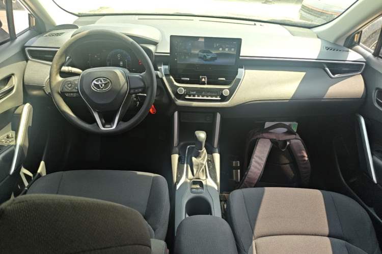 Used Toyota FRONTLANDER 2024 2.0L CVT Elite Edition Center Console