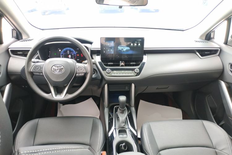 Used Toyota FRONTLANDER 2024 2.0L CVT Leading Plus Edition Center Console
