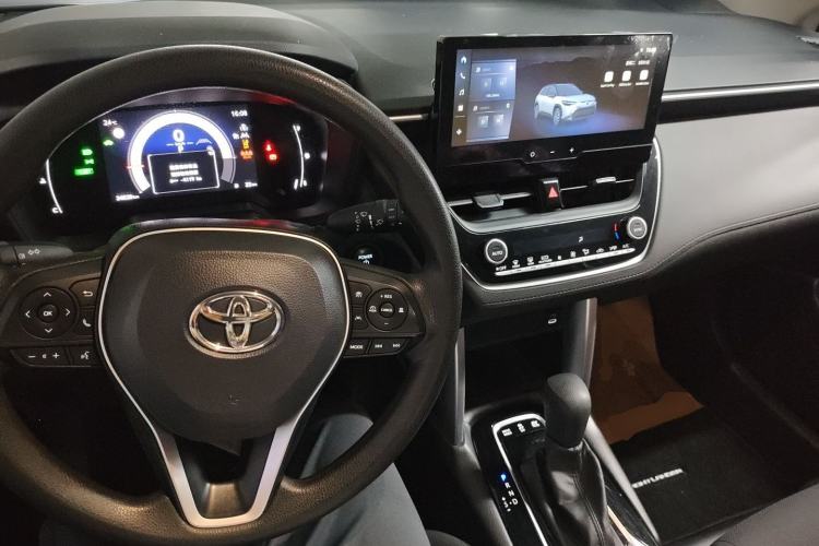 Used Toyota FRONTLANDER 2024 2.0L Smart Electric Hybrid Dual-Engine Leading Edition Center Console