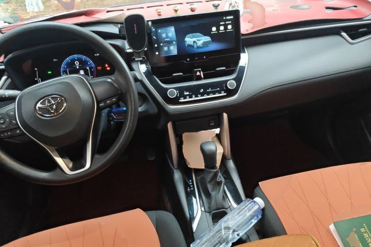 Used Toyota FRONTLANDER 2024 2.0L CVT Elite Edition Center Console