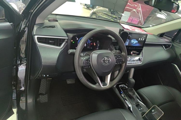 Used Toyota FRONTLANDER 2024 2.0L CVT Leading Edition Center Console