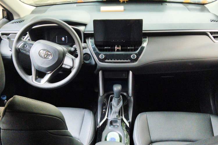 Used Toyota FRONTLANDER 2024 2.0L CVT Elite Plus Edition Center Console