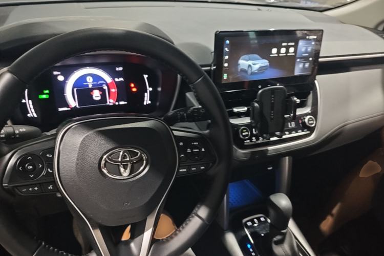 Used Toyota FRONTLANDER 2024 2.0L Smart Electric Hybrid Dual-Engine Luxury Edition Center Console