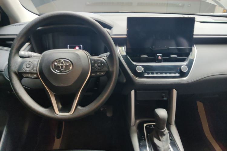 Used Toyota FRONTLANDER 2024 2.0L CVT Leading Edition Center Console