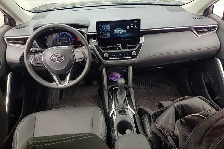 Used Toyota FRONTLANDER 2024 2.0L CVT Elite Edition Center Console