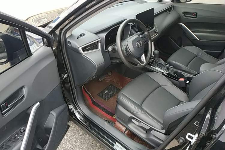 Used Toyota FRONTLANDER 2024 2.0L CVT Leading Plus Edition Driver Seat