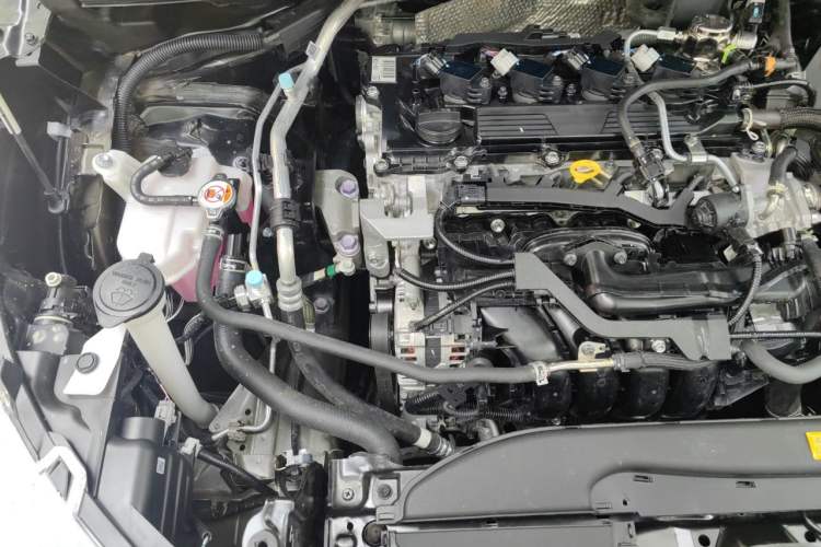 Used Toyota FRONTLANDER 2024 2.0L CVT Elite Edition Engine Bay Right