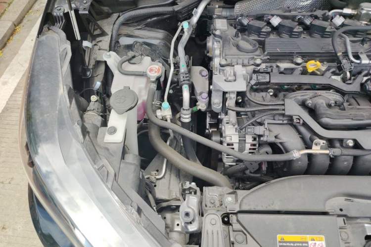 Used Toyota FRONTLANDER 2024 2.0L CVT Elite Edition Engine Bay Right